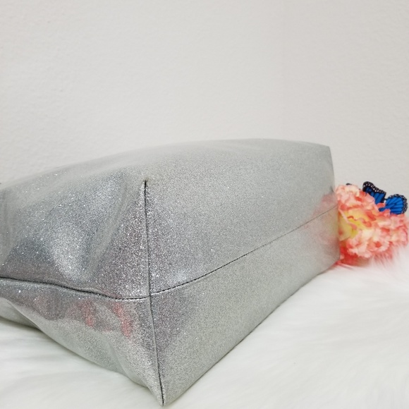 🎉SALE🎉 Kate Spade Shopper Tote - Picture 5 of 8